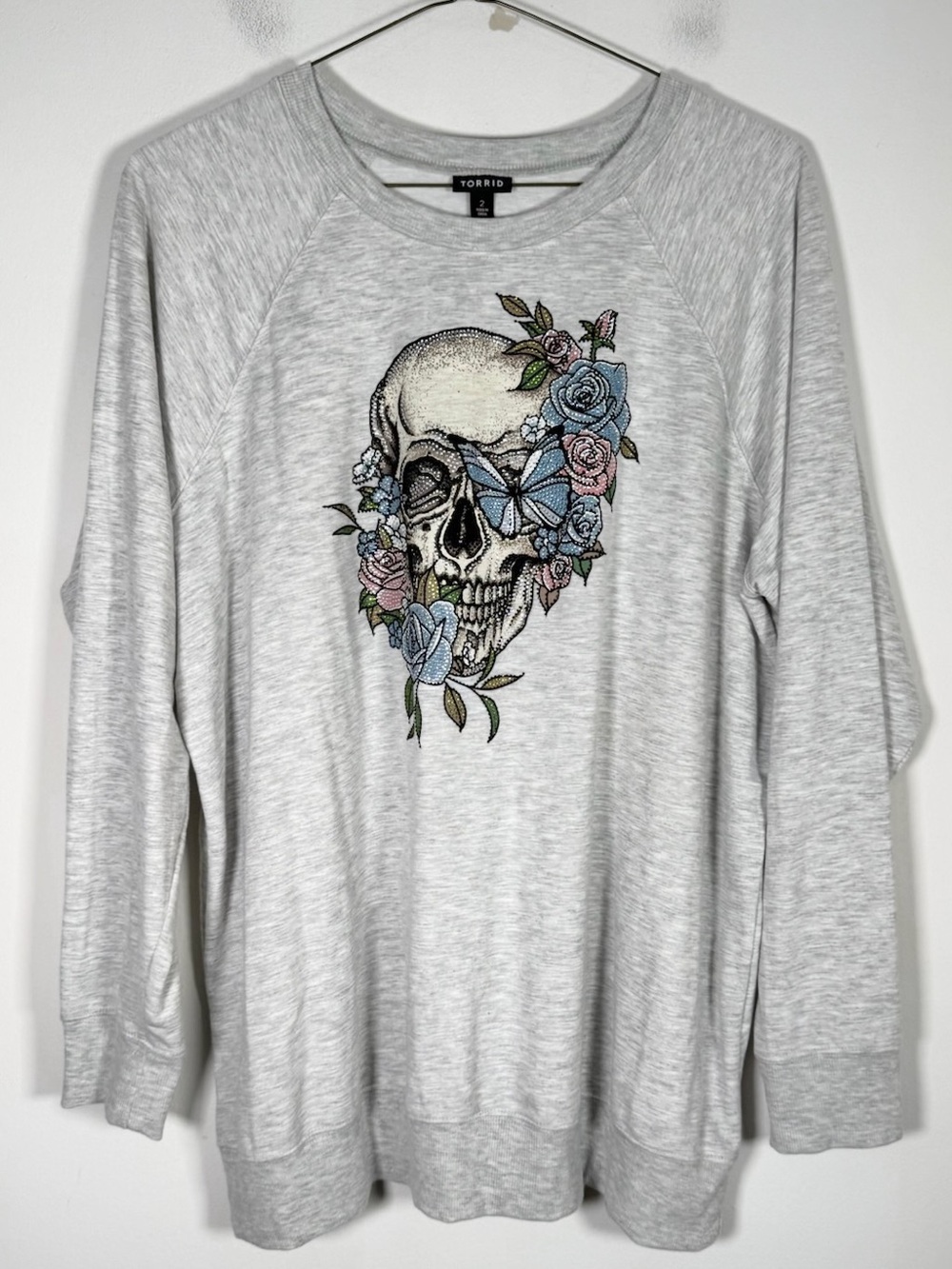 Torrid Women’s Plus Size 2/2X Gray Embellished Floral Skull Pullover Sweatshirt